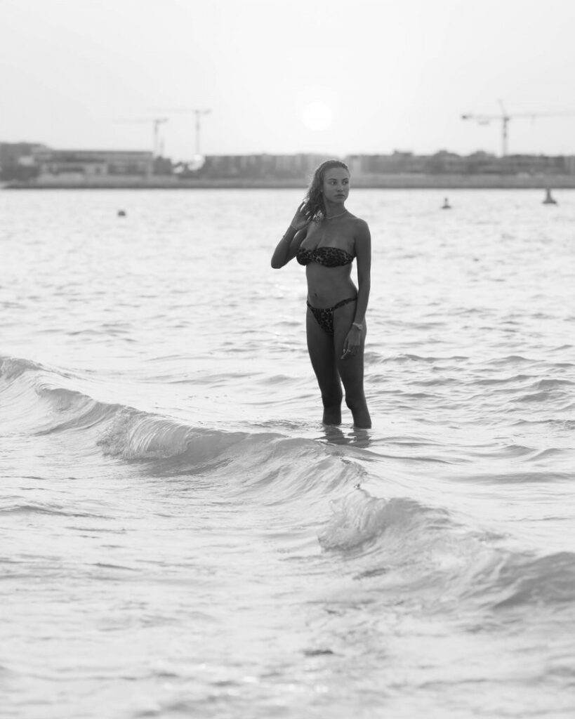 Celeb – Rose Bertram Model/SI Swimsuit – Nude