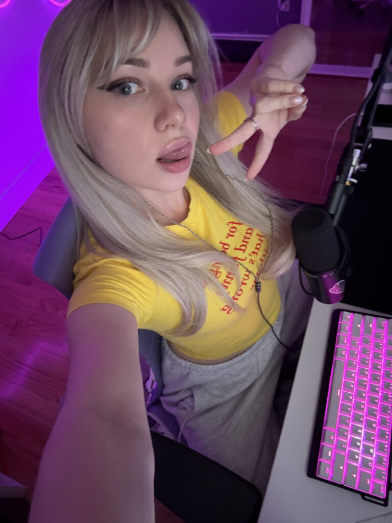 Twitch – TikTok – Cosplay – Sagemommy / Jessick / sagemommy69 / sagemommysucks – Nude