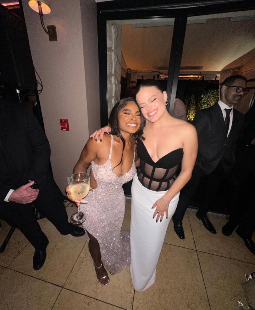 Celeb – Latina – Sarah Jeffery – Nude