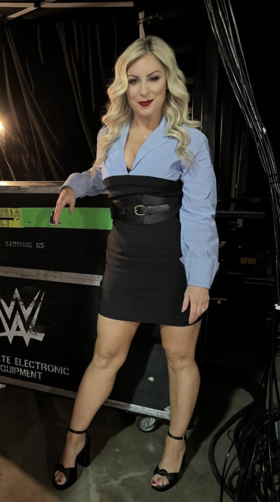 Celeb – MILF – Sarah Schreiber – Nude