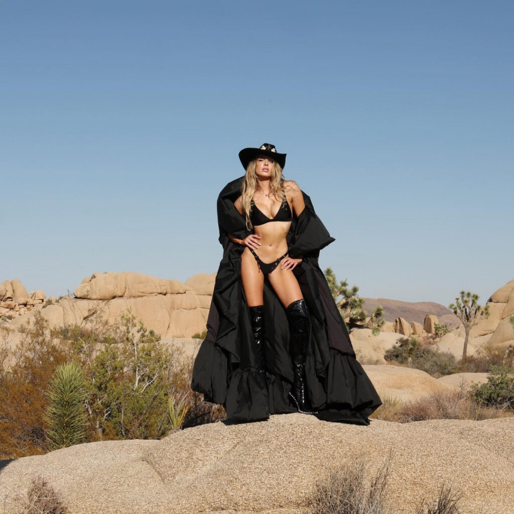 TikTok – Instagram – Saxon Sharbino – Nude