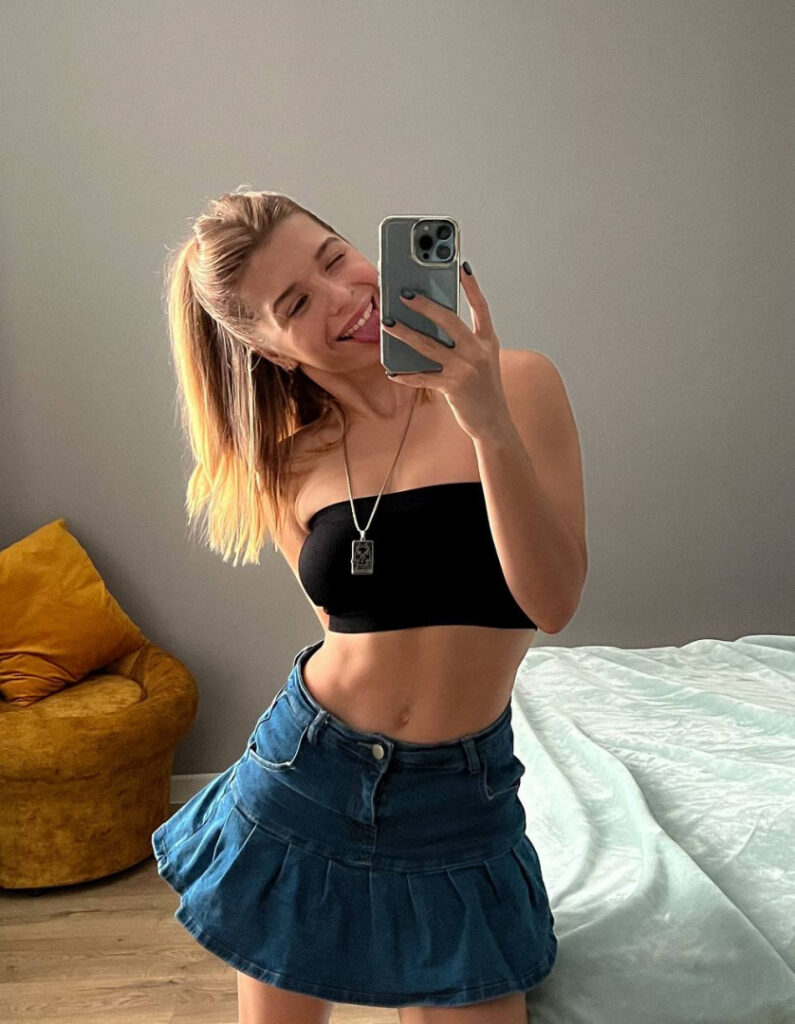 Twitch – shulyyyyyy – Nude Leaks