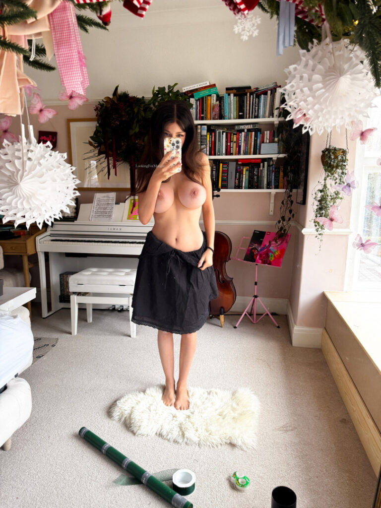 OnlyFans – TikTok – Shy Charlotte / Charlotteshyshy / supershycharlotte / lookingformargot – Nude