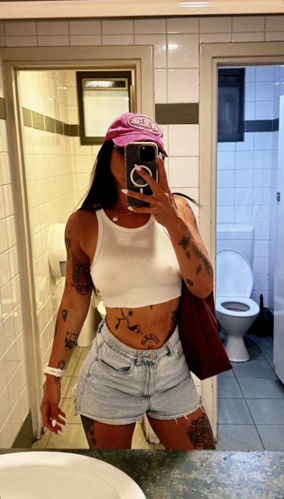 OnlyFans – Instagram – T H I C C – Sian Kelly, hungreyes, spicyyyyz, spicygirl – Nude Leaks