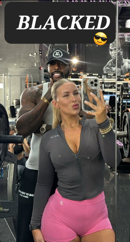 Instagram – T H I C C – Simone Christensen – Nude