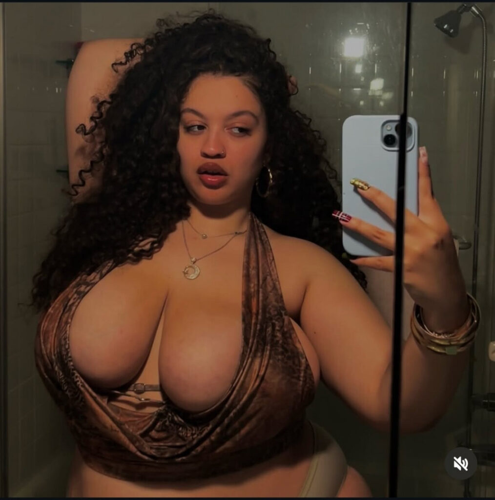 TikTok – Instagram – T H I C C – sincerelyitsjulie / 777jujuu – Nude