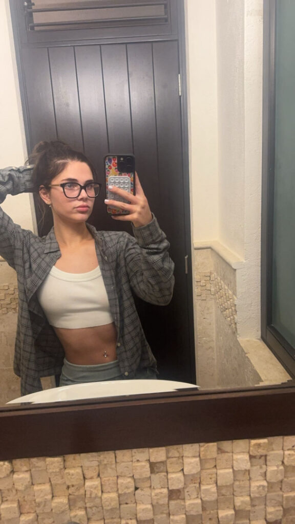 TikTok – Skillsawww / skilahblue – Nude