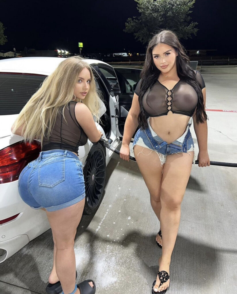 OnlyFans – T H I C C – Skyiiah / itskaslol / kas / SkyWallace – Nude