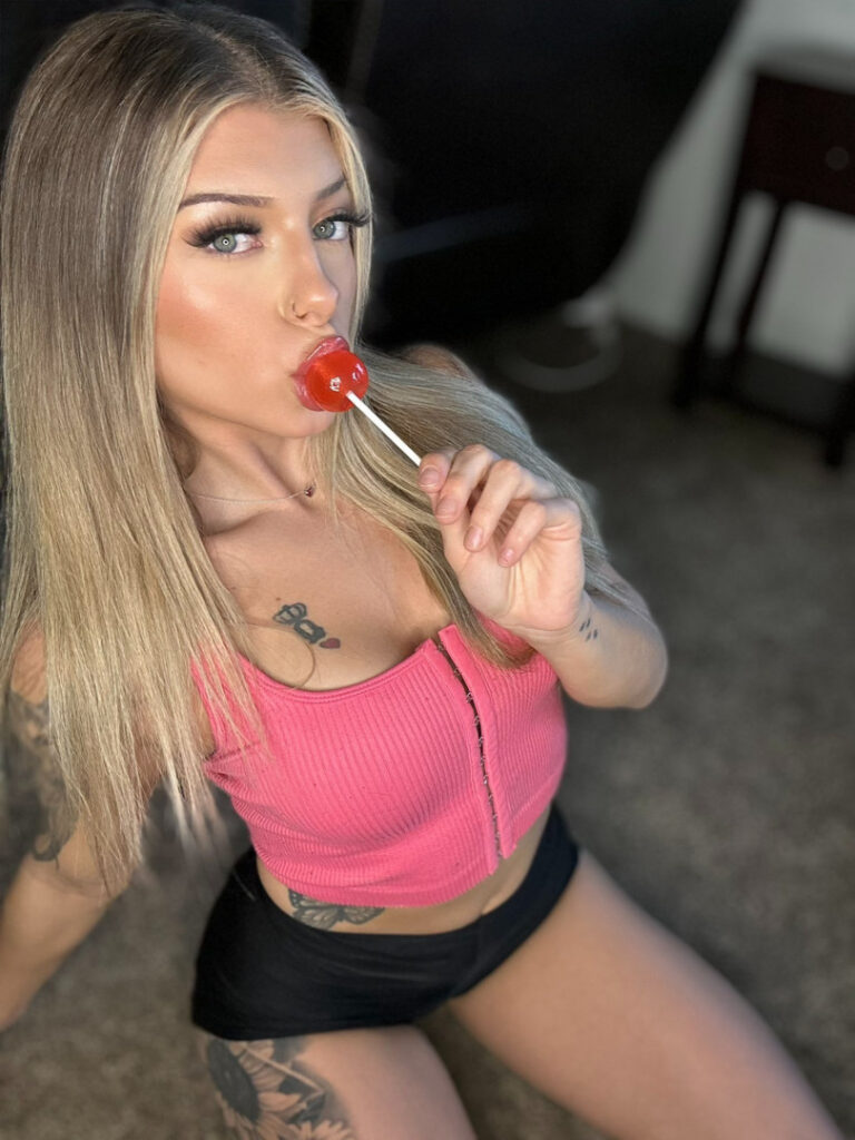 ⠀X⠀ – Slxttylyss – Nude Leaks