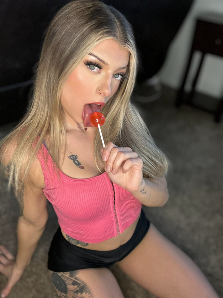 ⠀X⠀ – Slxttylyss – Nude Leaks