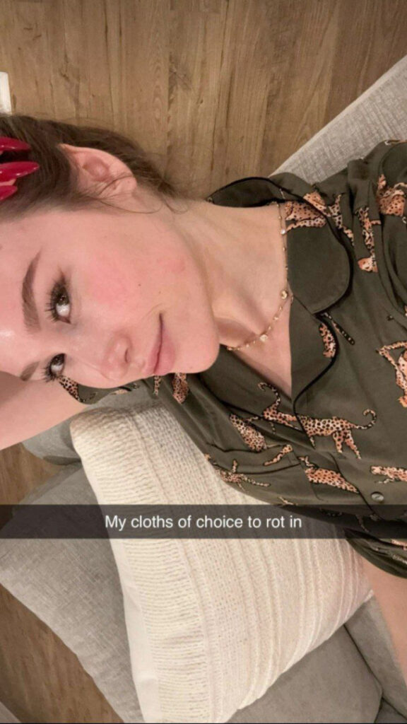 Instagram – Sondra Blust – Nude