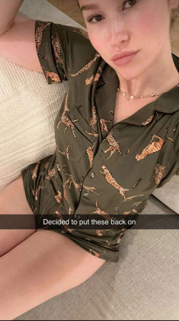 Instagram – Sondra Blust – Nude