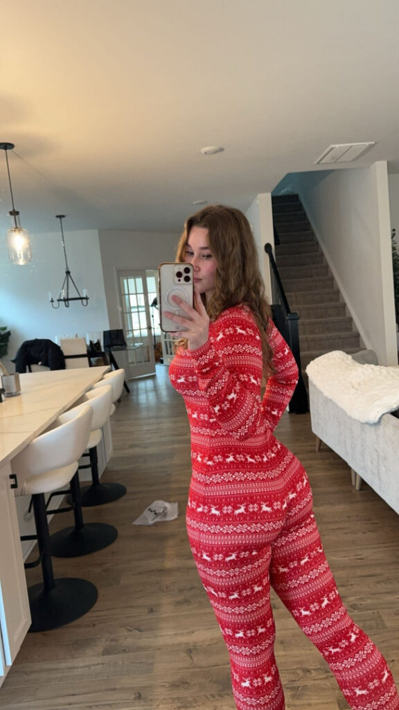 Instagram – Sondra Blust – Nude