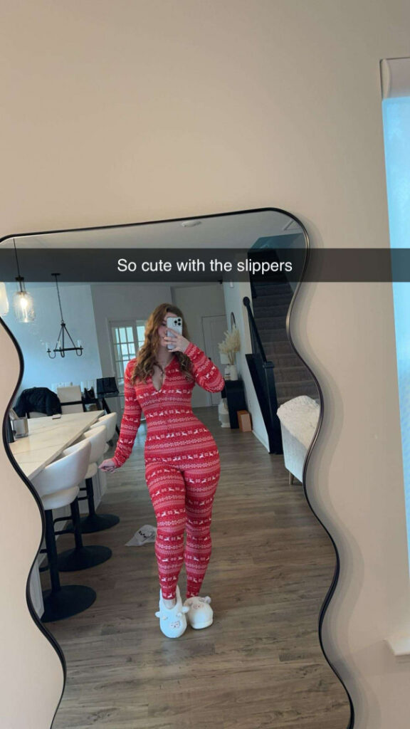 Instagram – Sondra Blust – Nude