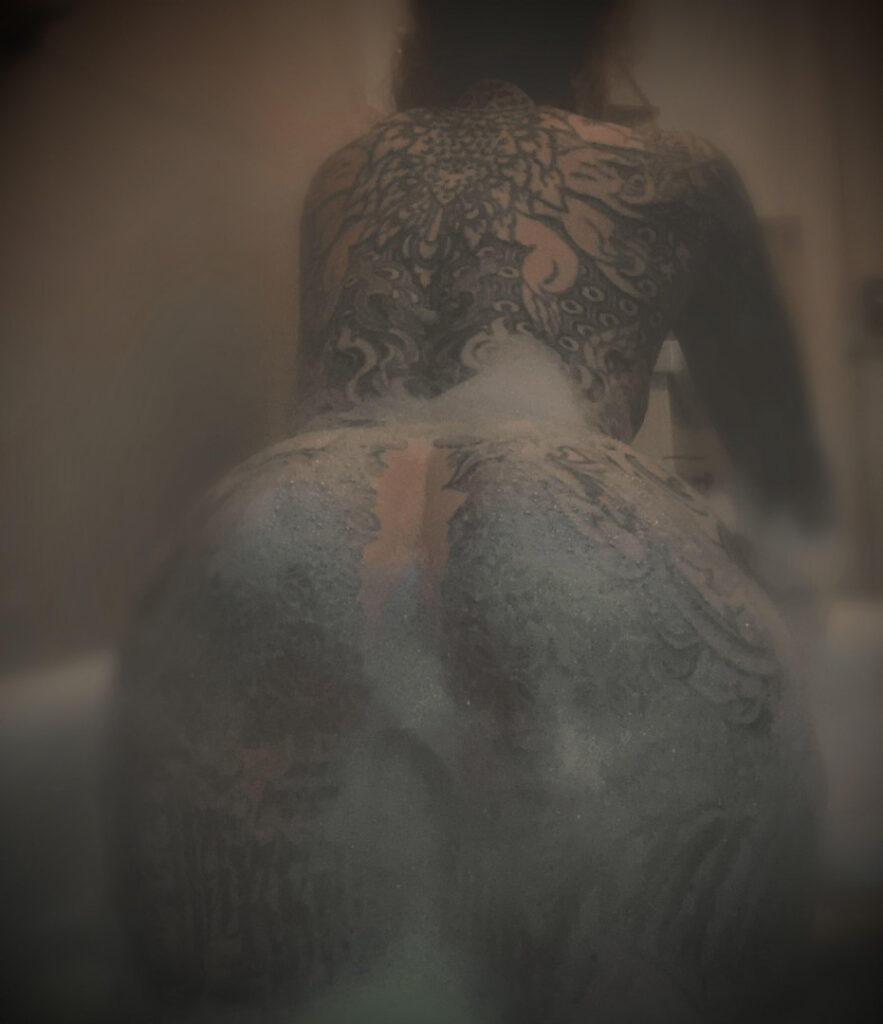 Celeb – Sophie Wilde – Nude