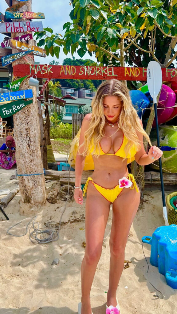 OnlyFans – SOZZLEPOPP / devilfairyyy – Nude