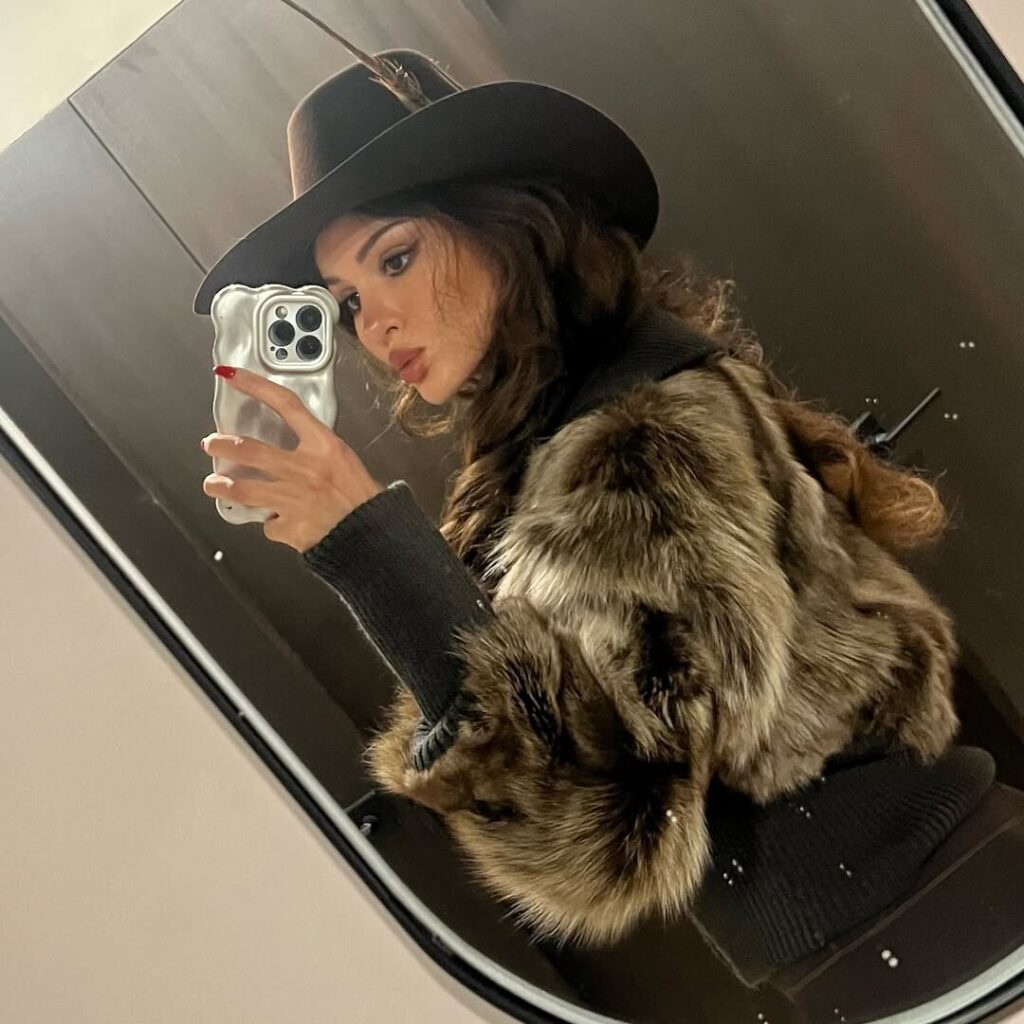 Youtube – Sssniperwolf – Nude