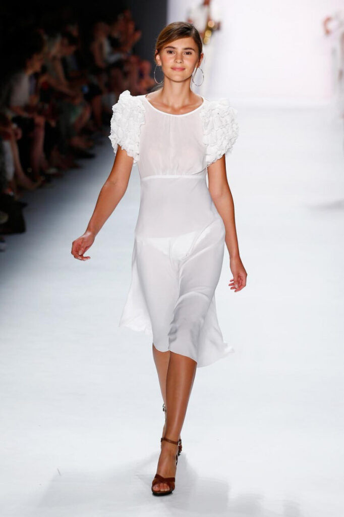 Celeb – Stefanie Giesinger – Nude