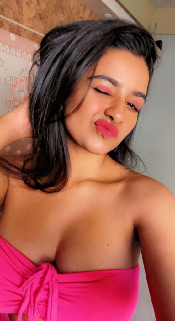 Instagram – SUHANA KHAN – Nude