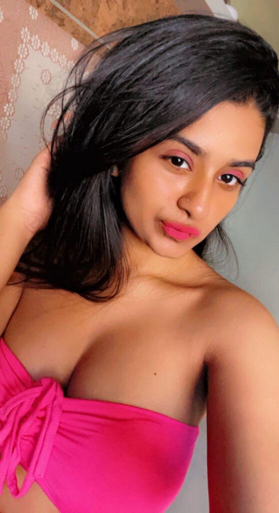 Instagram – SUHANA KHAN – Nude