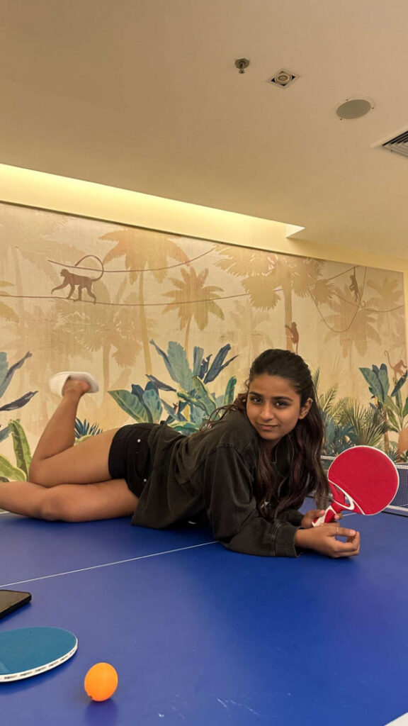 Instagram – SUHANA KHAN – Nude