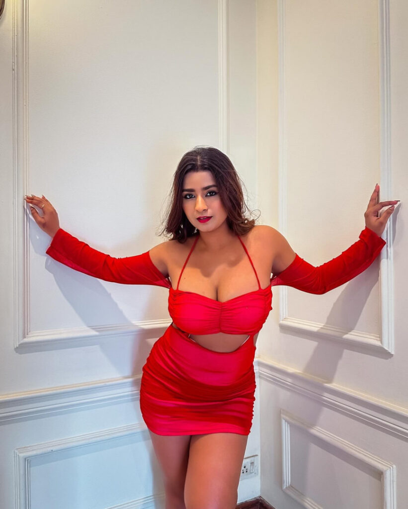 Instagram – SUHANA KHAN – Nude