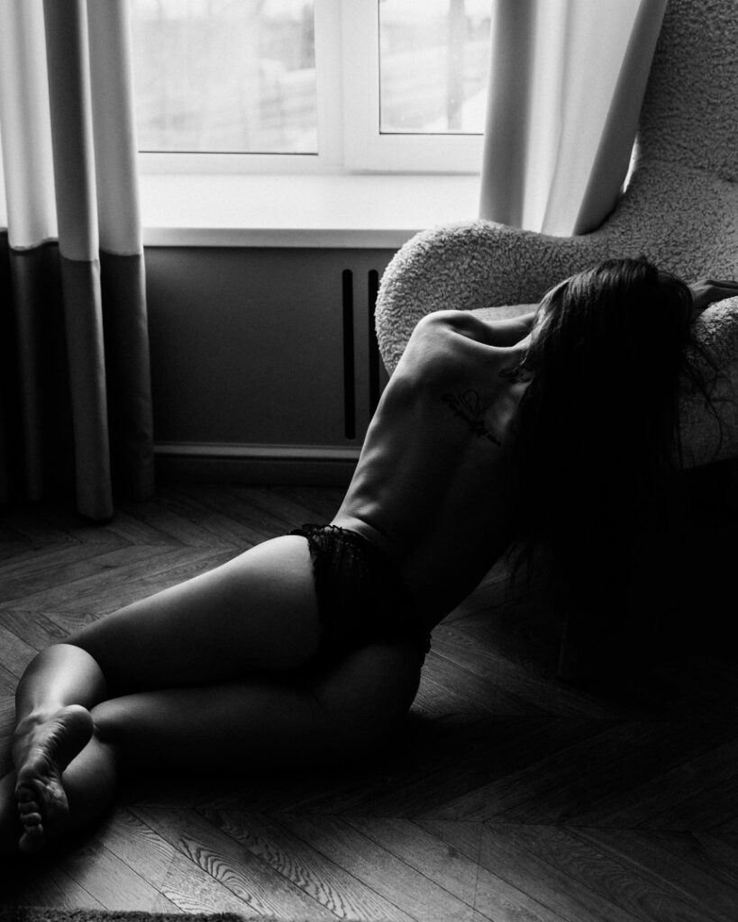 Instagram – Svetlana Sinitsyna (@odnoklassnytsa, Svetlana Shine) – Nude