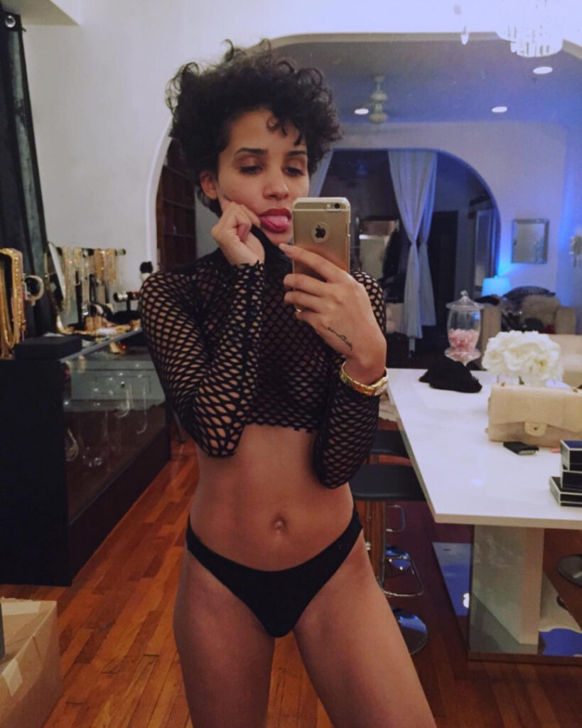 Instagram – OnlyFans – Tanaya Henry – Nude