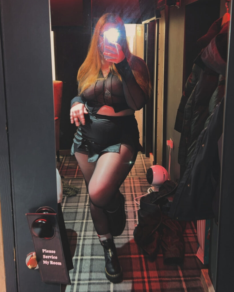 Instagram – Taylor Hutchings – Nude Leaks