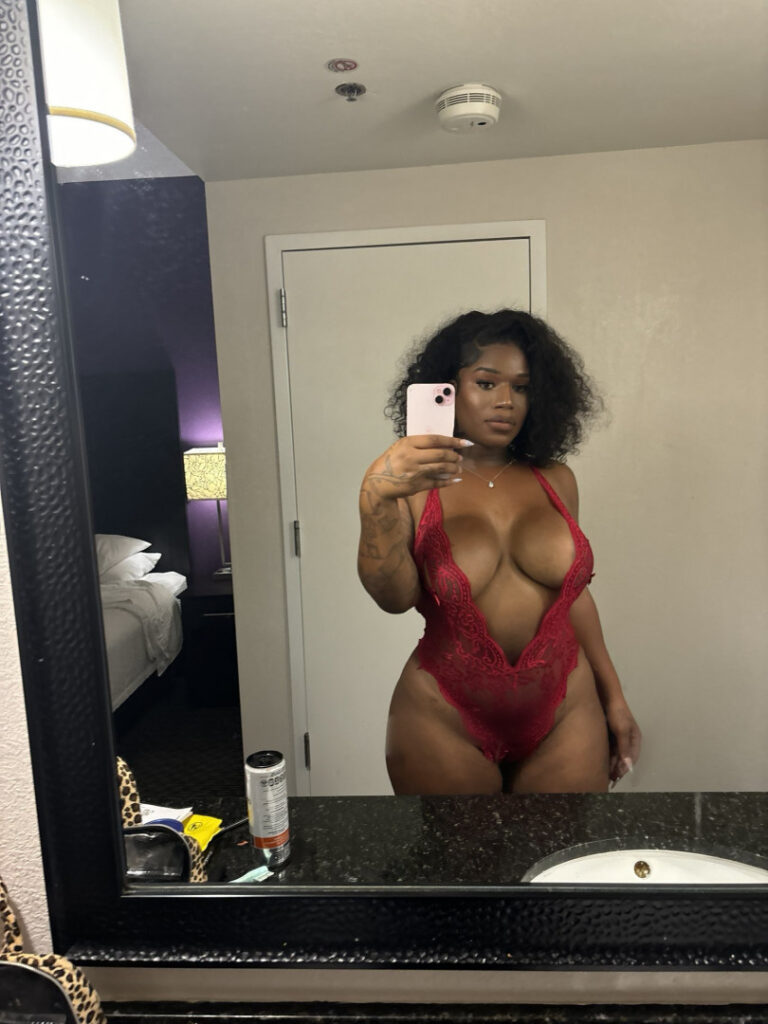 Trans – ⠀X⠀ – Ebony – tia_magnificent /  iTiathe1 / Ts KaTia – Nude Leaks