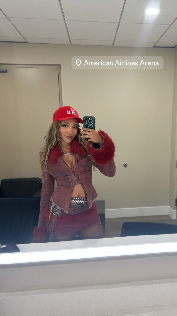 Celeb – Ebony – Tinashe – Nude