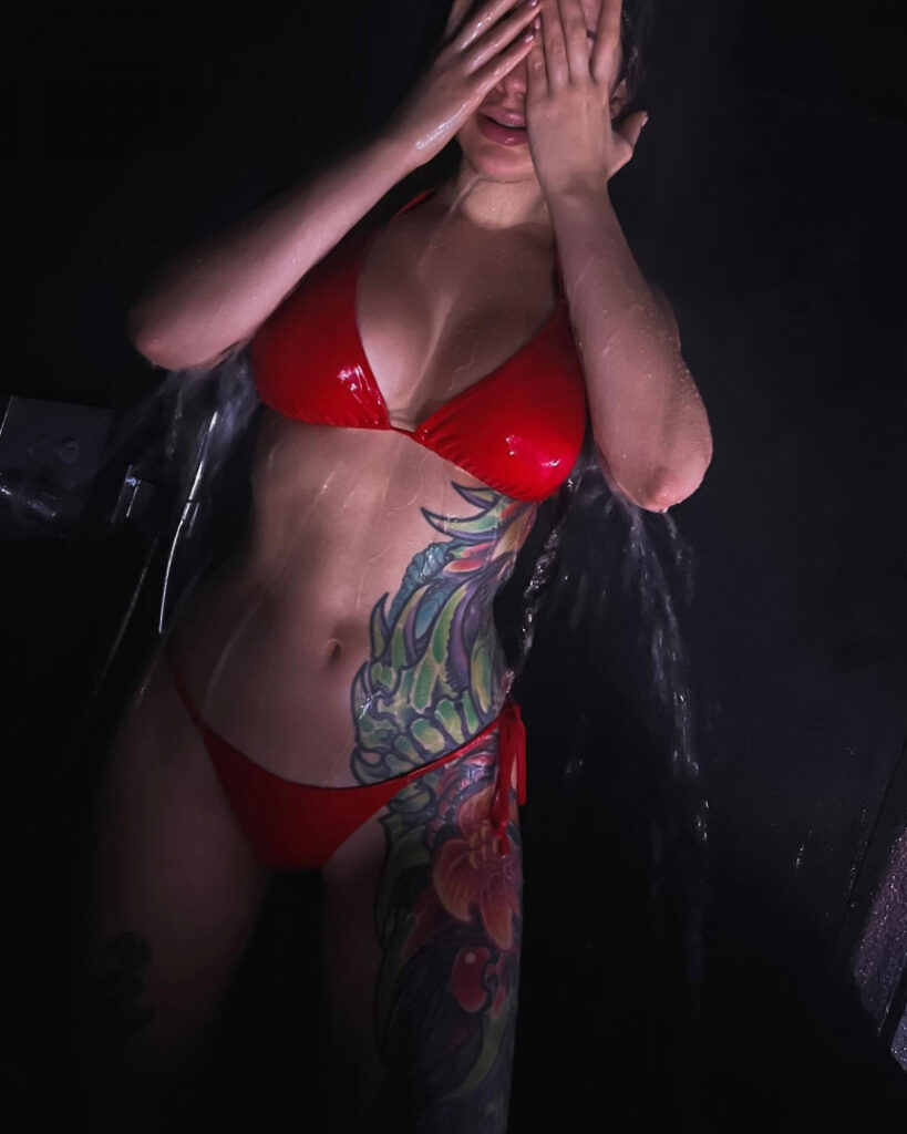 Instagram – Toma Zhdanova / _tomato_333_ – Nude