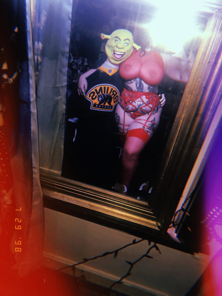 Instagram – Toripleaseshutup – Nude Leaks