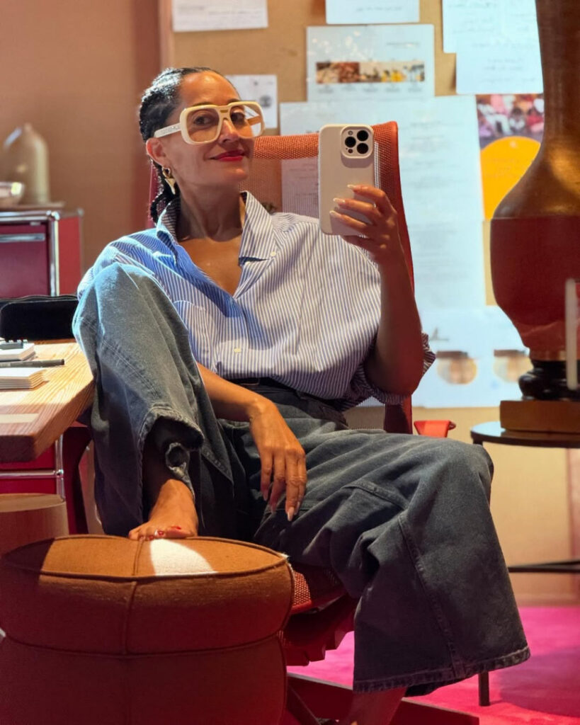 Celeb – T H I C C – Ebony – Tracee Ellis Ross – Nude