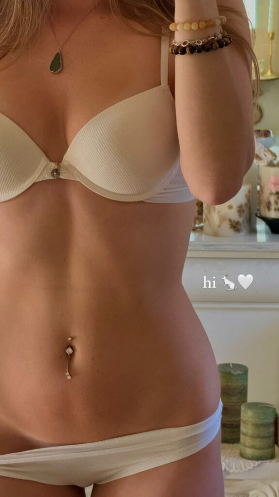 OnlyFans – Tyybabyy – Nude