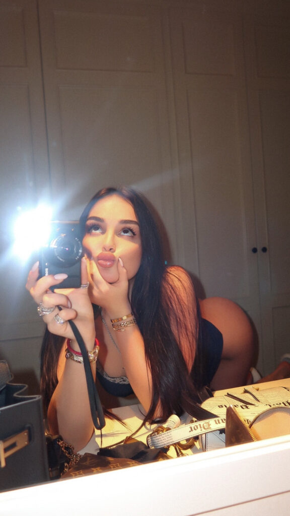 OnlyFans – Instagram – unrealcobaine missa julia – Nude