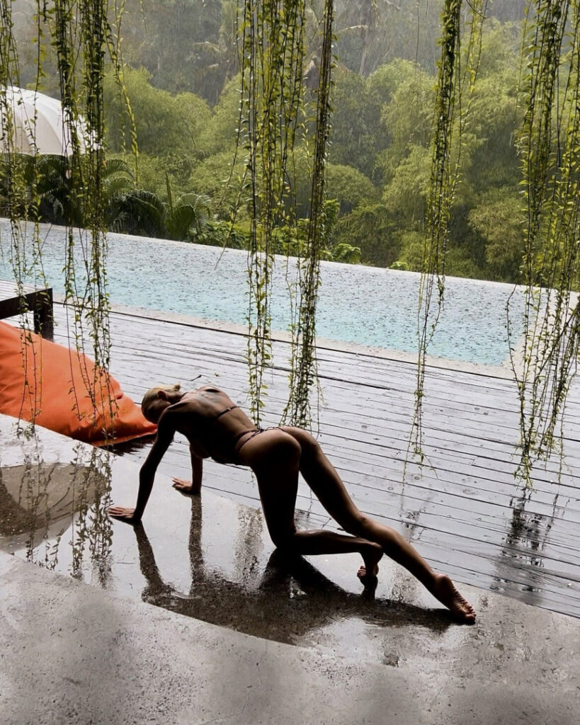 Instagram – Valeria Bulusheva – Nude