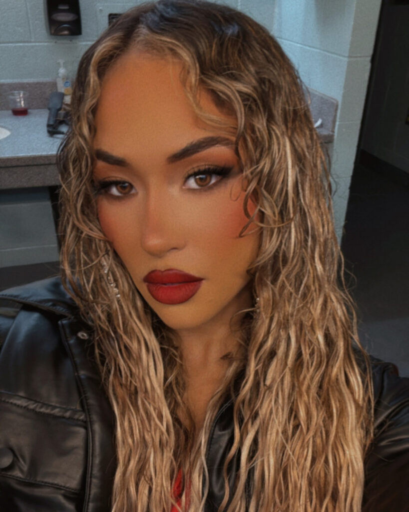 Celeb – T H I C C – Latina – Valerie Loureda | Lola Vice – Nude