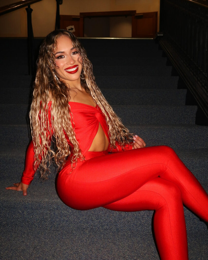 Celeb – T H I C C – Latina – Valerie Loureda | Lola Vice – Nude