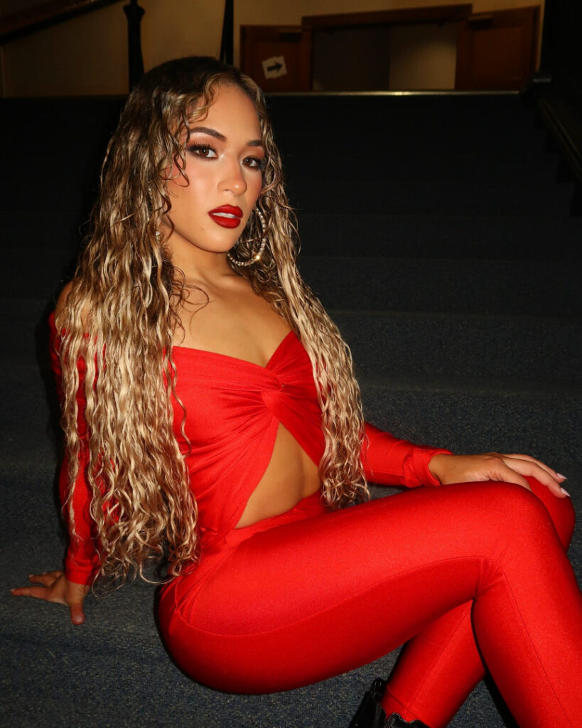 Celeb – T H I C C – Latina – Valerie Loureda | Lola Vice – Nude