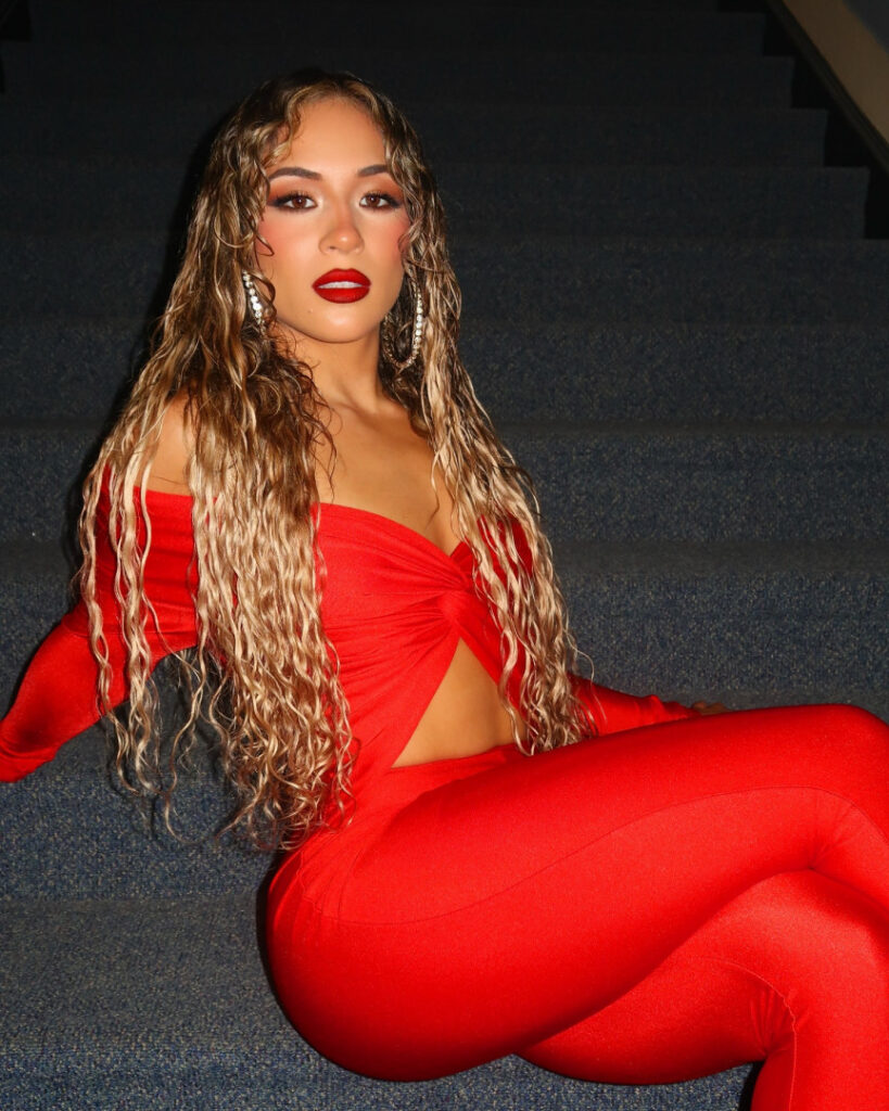 Celeb – T H I C C – Latina – Valerie Loureda | Lola Vice – Nude