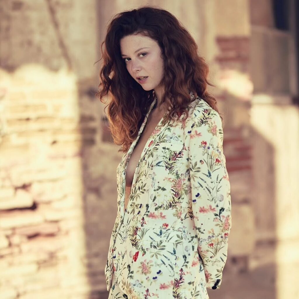 Instagram – Vanille Barres – Nude