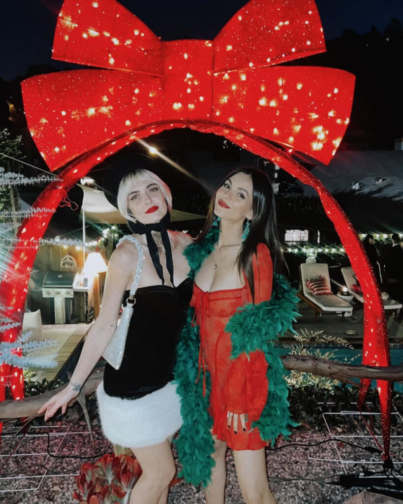 Celeb – Victoria Justice – Nude