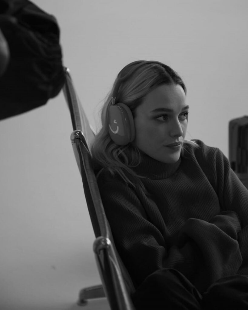 Celeb – Victoria Pedretti – Nude