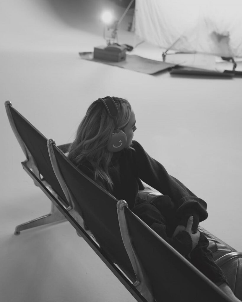 Celeb – Victoria Pedretti – Nude