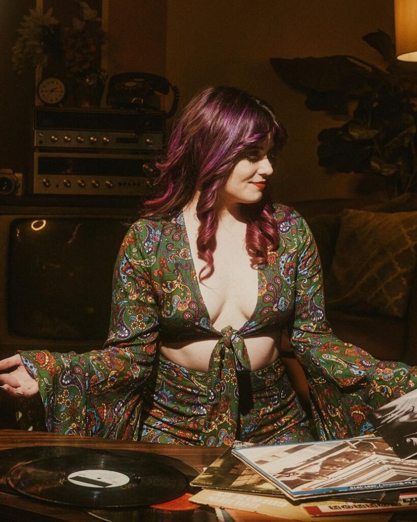 Youtube – Whitney Van Laningham – Nude