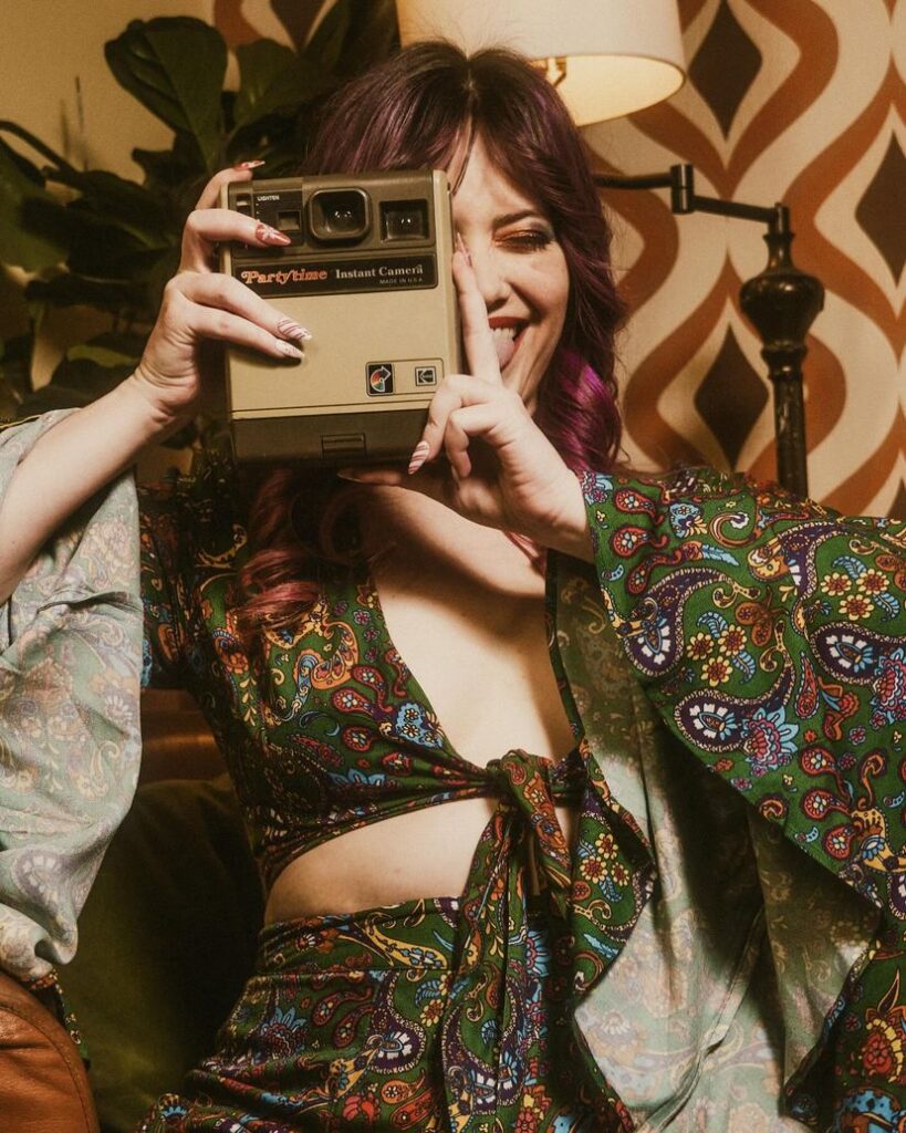 Youtube – Whitney Van Laningham – Nude