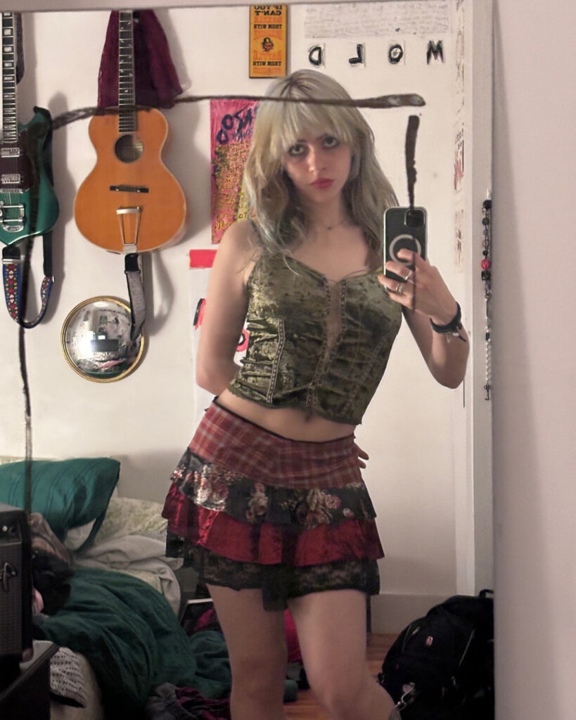 Instagram – wormsheriff / Olivia O – Nude