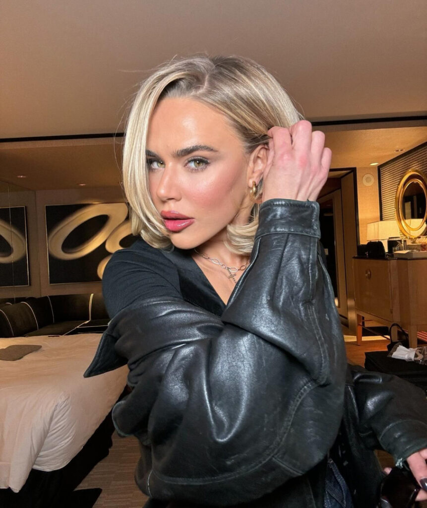 Celeb – WWE Lana / CJ Perry – Nude