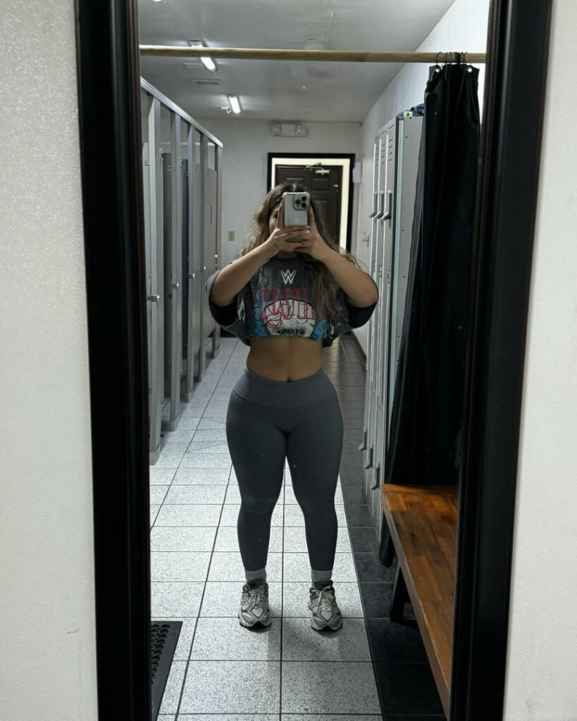 Instagram – yanelly/yanellys60/tqnelly – Nude